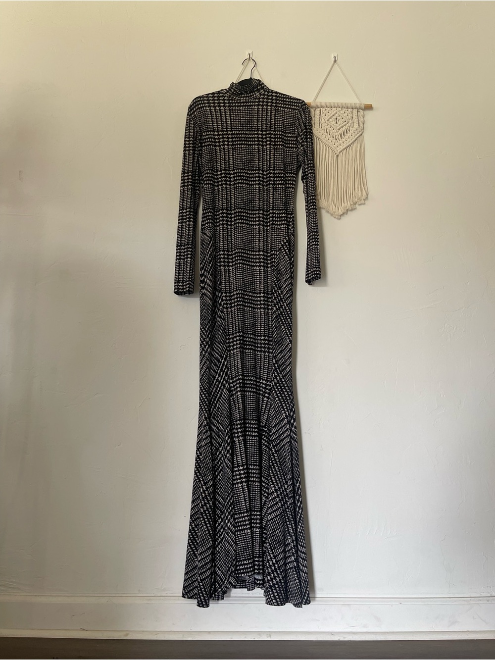 Norma Kamali Long Sleeve Turtle Fishtail Gown Glenn Plaid - Picture 2 of 7